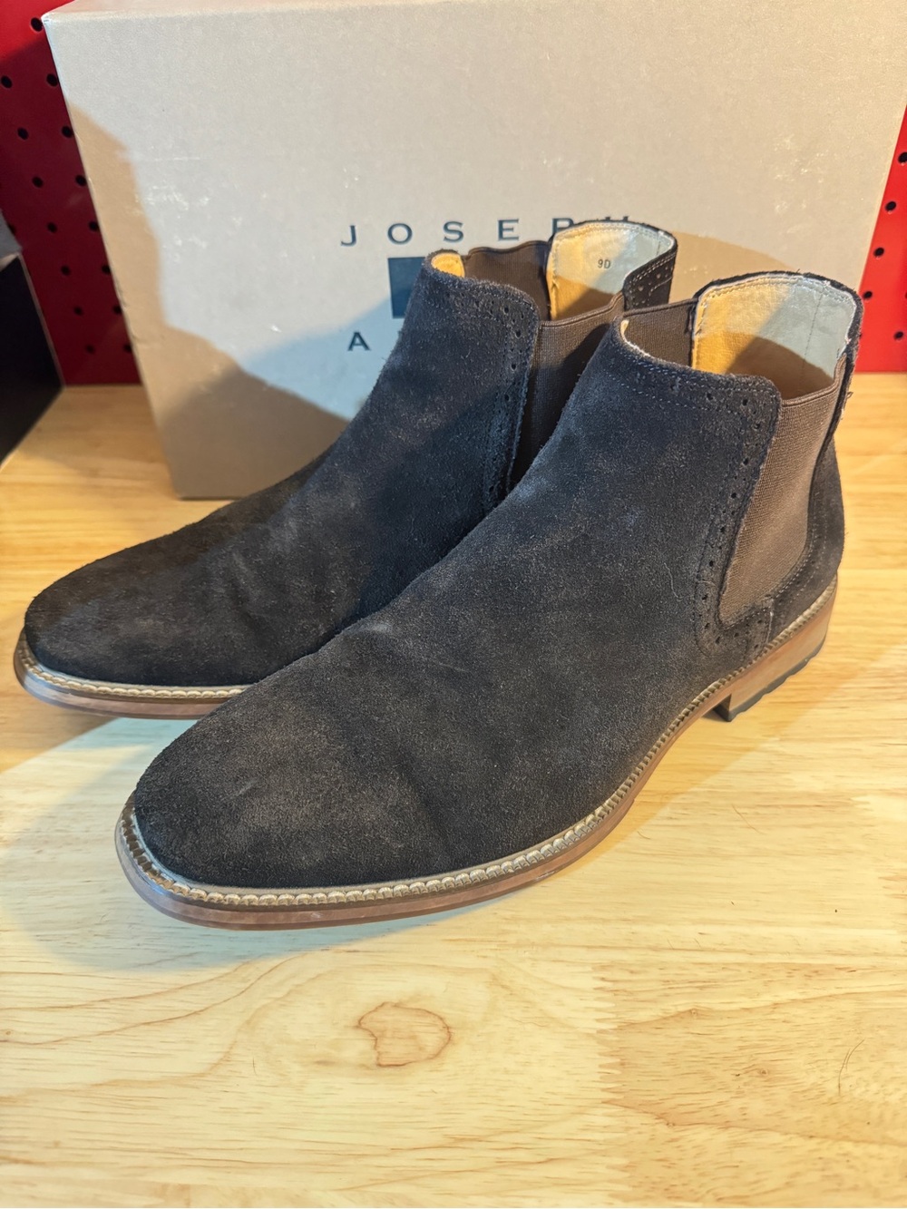 Joseph Abboud Men’s Chocolate Suede Chelsea Boots Size 9